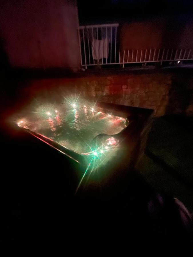 Beau Loft Room Proche Mont Saint Michel Jaccuzi Illimite En Plein Centre Avranches Dış mekan fotoğraf