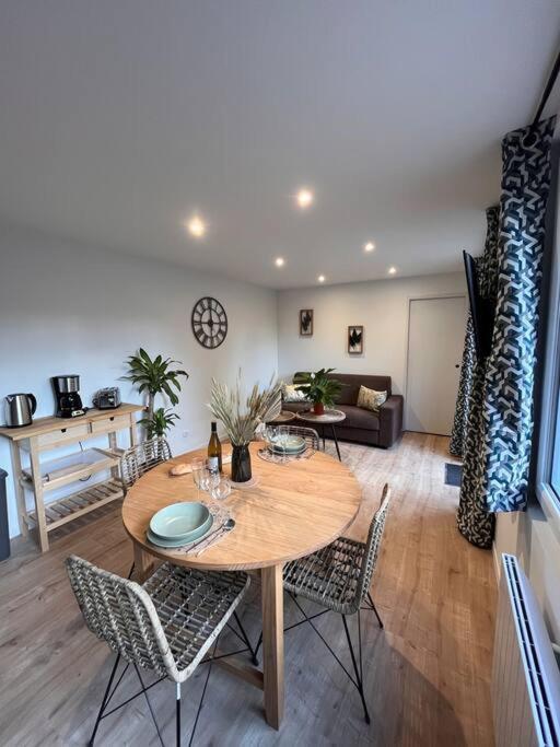 Beau Loft Room Proche Mont Saint Michel Jaccuzi Illimite En Plein Centre Avranches Dış mekan fotoğraf